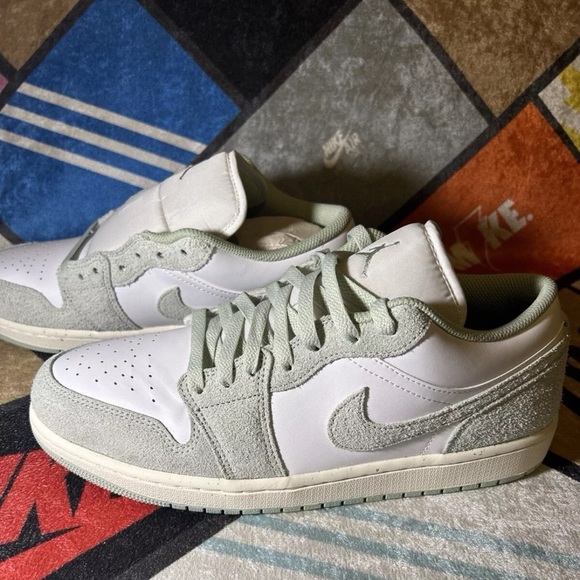 Air Jordan 1 Low SE in White and Seafoam Sail‎ in Size 11